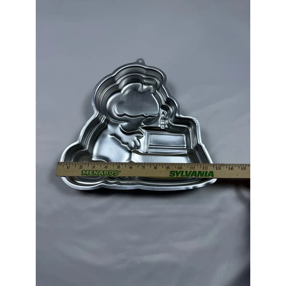 Wilton vintage aluminum